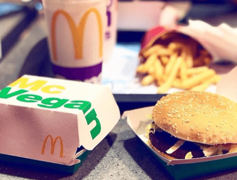 맥도날드 최초의 채식 햄버거.jpg